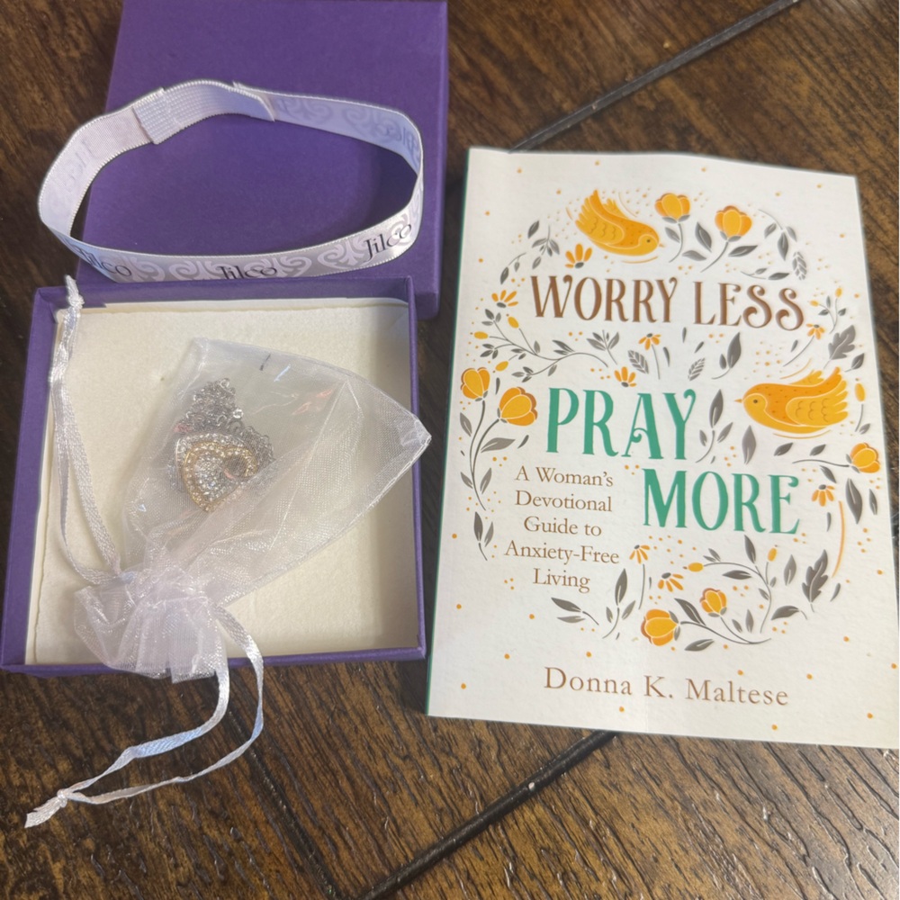 Jilco two tone heart necklace and worry less pray more book